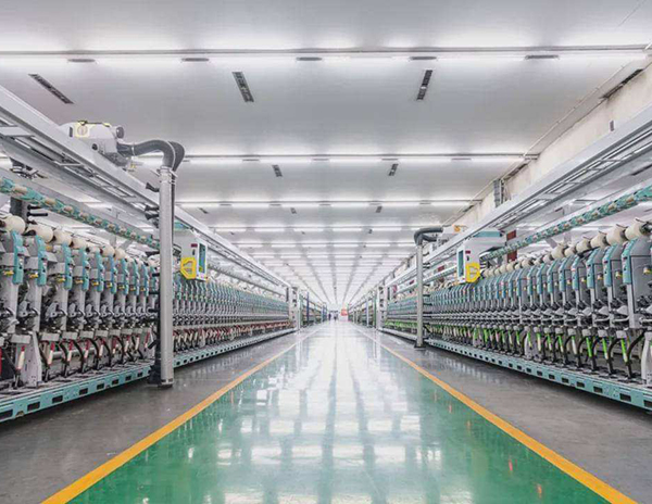 协作机器人用于纺织服装行业